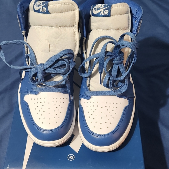 Adult Air Jordan 1 Retro High OG - Picture 2 of 6